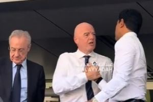 快藏不住笑了👀纳赛尔赛后拥抱弗洛伦蒂诺、因凡蒂诺，嘴角上扬