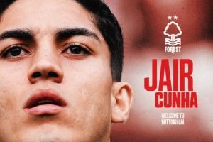 诺丁汉森林官方：签下博塔弗戈20岁中卫库尼亚，球员身高195cm