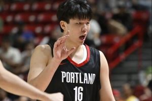 也太强了吧！开拓者首节34-13领先勇士21分！杨瀚森2助1帽亮眼