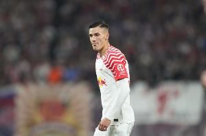 记者：尽管曼联新赛季没有欧战，塞斯科仍对加盟抱开放态度