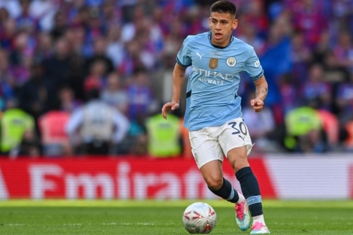 意天空：罗马有意曼城19岁小将埃切维里 目前仅为曼城出场64分钟