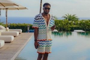 蜘蛛侠继续磨砺！多诺万-米切尔晒度假+训练照 肌肉钢筋铁骨