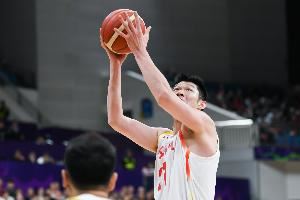 媒体人：胡金秋在亚洲杯打五没问题&是顶尖中锋水准 索托今年不打