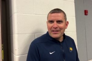 尼克斯有意步行者助理教练迈克-维纳尔 后者曾先后两次辅佐卡莱尔