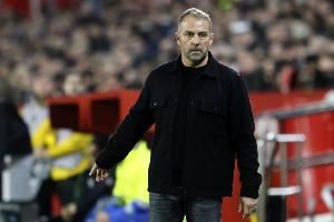 每体：巴萨尚未确定是否引进中卫新援，可能签下一名左脚中卫