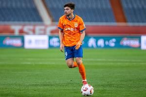 未进比赛大名单！博主：泽卡在队内热身赛中受伤，情况不是很乐观