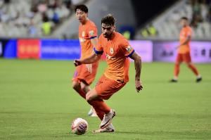 本赛季贡献10球！记者：泽卡之前训练中受伤，泰山阵容基本稳定