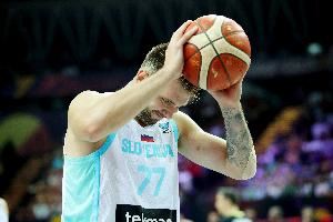 当爹又当妈！东契奇场均33分+9.7助均为赛会第1 斯洛文尼亚1胜2负