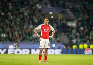 廷伯：上赛季因伤病问题球队表现不佳，本赛季我们想赢得冠军奖杯