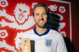 连续6年获奖！官方：凯恩当选英格兰队2024-25赛季最佳射手