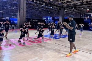 43名中小学生在澳门NBA中国赛沉浸式体验篮球训练