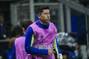 伤兵满营！西媒：莱万确定因伤缺席国家德比