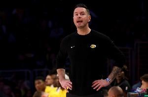 雷迪克：今晚最重要的是传球 我们本该有35次助攻的