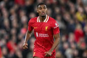 记者：赫拉芬贝赫对阵曼联脚踝受伤，缺席利物浦今日训练