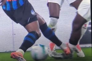 米体:卢克曼对福法纳犯规本可能染红,至少该吃黄牌,主裁判漏判