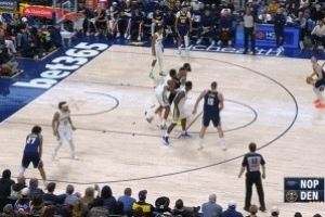 轻松写意！约基奇助攻布劳恩三分 3节26分钟拿下三双&开季4连三双