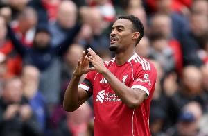  赫拉芬贝赫：续约？我在利物浦很开心，还没谈过让我们再看看吧