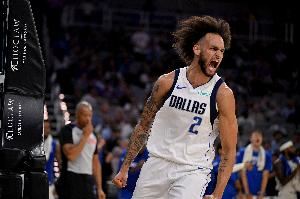  因右膝扭伤连续缺阵4场！基德：回到达拉斯后莱夫利接受重新评估