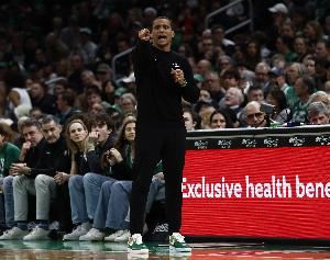  51投11中！马祖拉：三分未达到平均水平 专注其他方面问题会解决