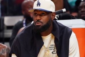  从吃开始！弗莱：当老詹扭伤脚踝 他会立刻告诉厨师改变食谱