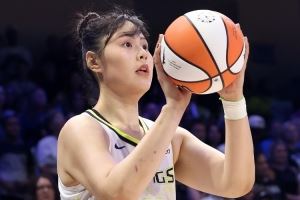  李月汝：希望未来能有更好的机会在WNBA立足和发展 拿到更好成绩
