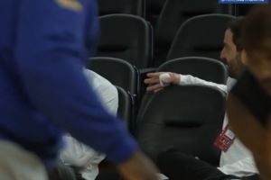  有底气了！库明加经纪人与邓利维聊天 球员本人在近景训练