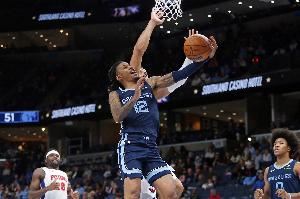  甜瓜：现在孟菲斯的一切都在考验莫兰特 他该用篮球回应