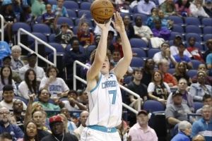  稳定得不像新秀！4号秀克尼佩尔16中7砍下20分12板2助