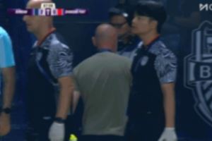  记者：海港错失良机后穆斯卡特并非被“气”走，而是抽空上个厕所