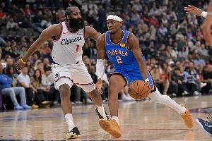  船记：在对阵年轻的卫冕冠军时 快船的表现像一支老迈的球队