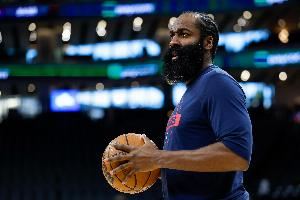  船记：没小卡但快船打得很努力 若想赢必须减少不必要的失误