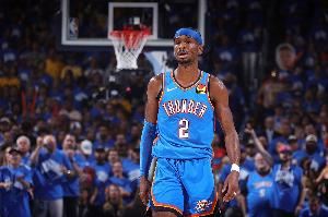  太强！末节进入垃圾时间！亚历山大本赛季第四次砍30+且三节打卡