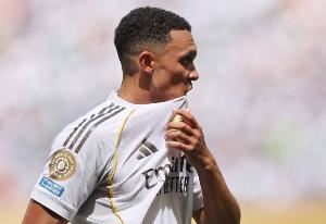  乔科尔：阿诺德是利物浦培养出来的，希望赛后球迷能给他起立鼓掌