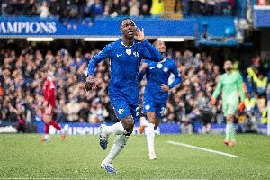  ✊凯塞多当选英超第10轮最佳球员，本赛季首位两次获单轮最佳