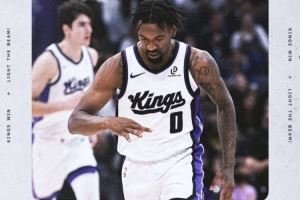  贡献21分！国王官方赢球海报封面人物——蒙克