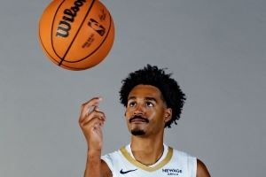 赛季场均17.3分！鹈鹕客战独行侠 普尔因左膝酸痛缺阵