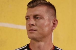  完美侧颜！阿宽为德国世界杯战袍宣传：别担心我不会再穿它了😤