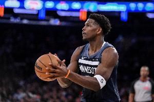  爱德华兹：我到现在都不明白NBA杯的规则 但赢球比什么都重要