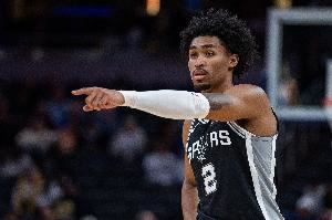  左小腿拉伤！米奇·约翰逊：榜眼哈珀尚未进行任何体能活动