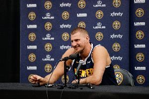  疯狂！约基奇近4战场均31.3分11.3板13.3助 三项命中率70/47/87%