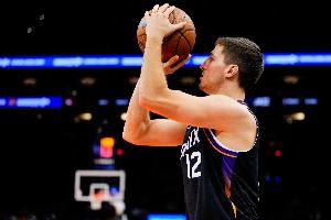  何方神圣？吉莱斯皮第二节突然爆发 单节4记三分射落12分