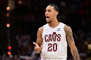  攻防都有贡献！泰森10中6拿到17分7板3助2断2帽