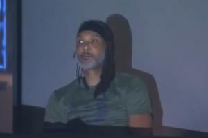  石佛现场认可！鹈鹕解说：邓肯刚发短信告诉我 他真的很喜欢奎因