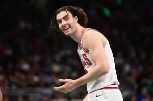  全民皆兵！公牛首发半场得分之和仅比替补多2分