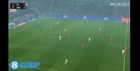  低级失误！舍瓦利耶站位靠前被奈尔斯超远吊射空门，里昂扳平巴黎