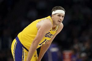  里夫斯：失利始于我表现不佳 面对这种强队打不好 你不可能赢的