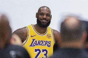  詹姆斯连续第二天在G联盟完成5对5对抗训练 没有出现任何不适