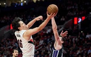  队记：发展联盟没像样的中锋 尤班克斯那样的都没有 但有锻炼价值