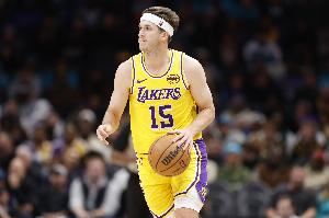  强势反弹！里夫斯16中9&13罚11中怒轰全队最高31分 另有4板7助