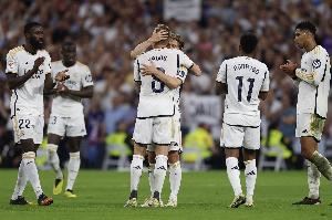  克罗斯评历史最佳阵容：梅罗上榜，中场魔笛+齐祖，前锋大小罗